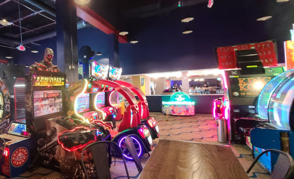 1UP Entertainment + Social