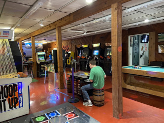 Aces & Eagles Disc Golf, Darts, Bar & Arcade + Comics & Gaming Supplies!