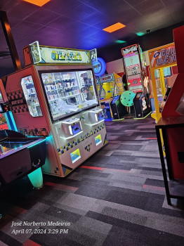 AMF Somerset Lanes