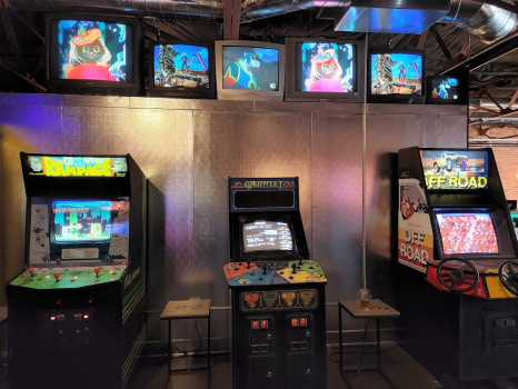 B.R.I. Taproom & Arcade
