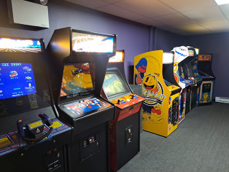 BACK TO THE 80s LASER TAG ARENA/ESCAPE ROOM/ARCADE