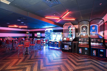 Bowlero Commack