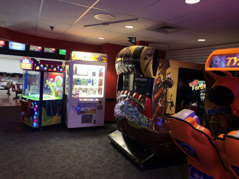 Bowlero Deer Park