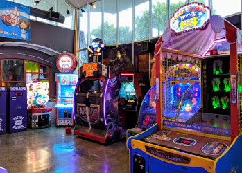 Bowlero Santa Barbara