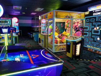Bowlero Visalia