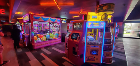 Bowlero Willowbrook