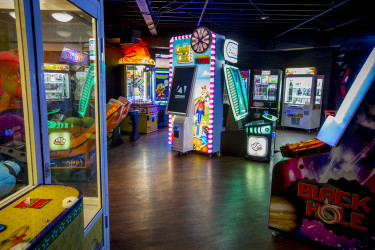Bowlero Woodland Hills