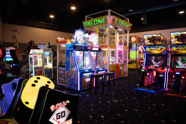 Break Point Bowl & Entertainment