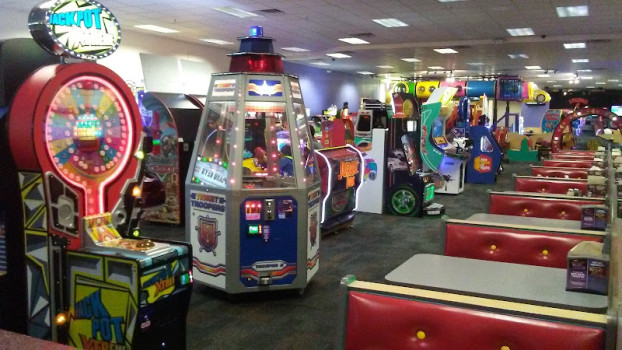 Chuck E. Cheese