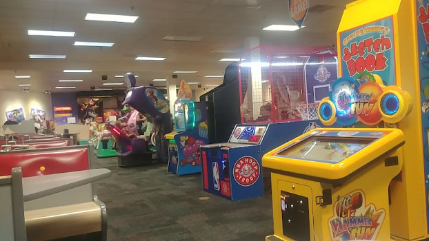 Chuck E. Cheese