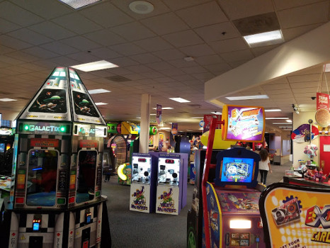 Chuck E. Cheese