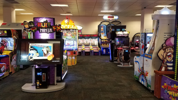 Chuck E. Cheese