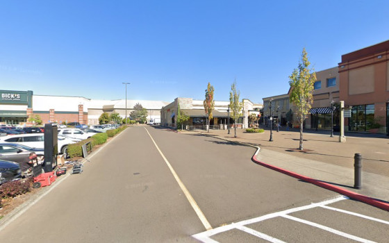Claw City Clackamas Town Center