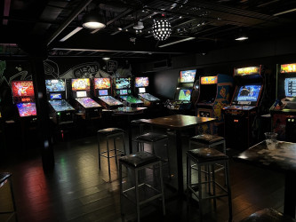 Cobra Arcade Bar