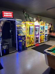 D&D Blacklight Mini Golf in 3D (Closing 7/31)