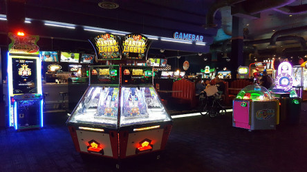 Dave & Buster's