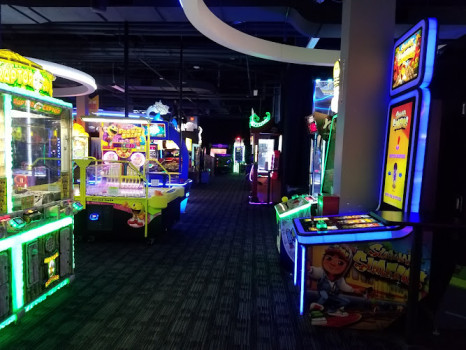 Dave & Buster's Buffalo - Walden Galleria