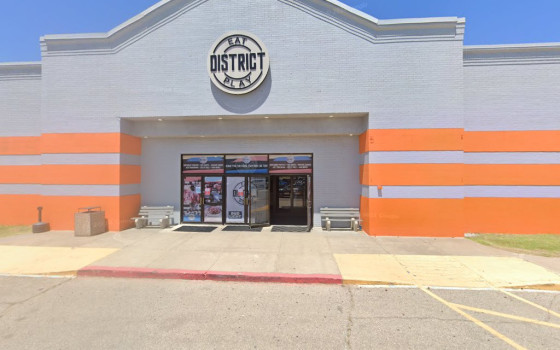 District Eat & Play, Salina