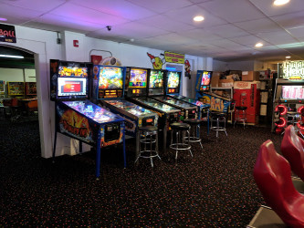 Flippers Convenience & Arcade