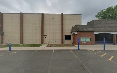 Former Chuck E. Cheeses/ Banjoes / Bank