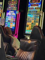 Game room (Black Gold)