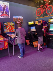 Gizmo's Arcade & Eatery