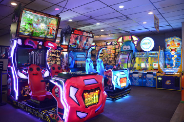 Hijinx: The Funtivity Spot | Bowling, Laser Tag, Arcade Games, Ropes Course, Playground | JT's Grill Restaurant
