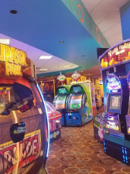Hoopla's Family Fun & Longshots Grill