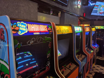LeaderBoard Arcade Bar & Pizzeria