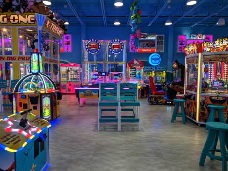 LuLu's Beach Arcade and Ropes Course