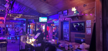 Mudbugs Dive Bar
