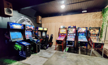 Pacific Axes - Axe Throwing, Pinball Arcade & Team Building Venue in Redmond