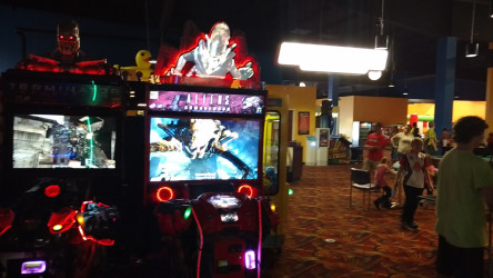 Planet Fun & Starz Grille Family Entertainment and Bowling Center