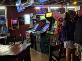 Putters: Arcade - Mini Golf - Sports Bar