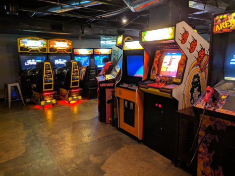 Quarters Arcade Bar - Downtown