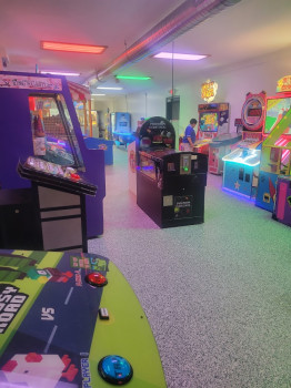 Rainbow Rink Skating & Entertainment Center