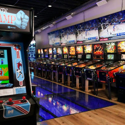 RETRO - Restaurant/Sports Bar/Arcade/Rooftop