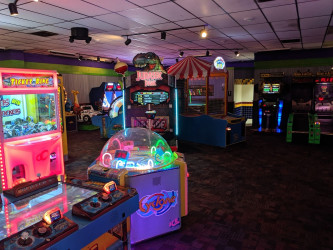 River Lanes Family Entertainment Center