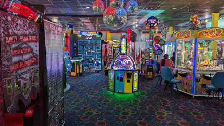 Rockin' Raceway Arcade