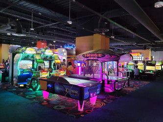 Round1 Bowling & Arcade Eastridge Shopping Center