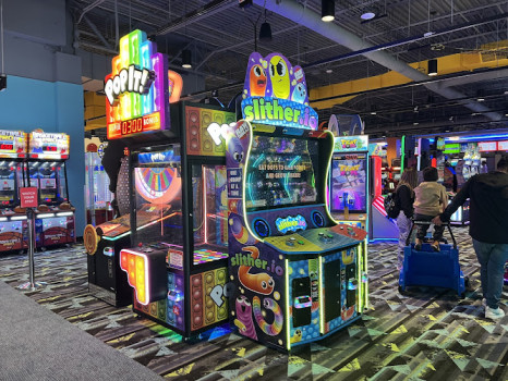 Round1 Bowling & Arcade Elizabeth - The Mills at Jersey Gardens