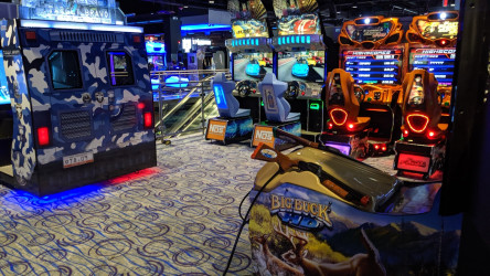 Round1 Bowling & Arcade Millcreek Mall