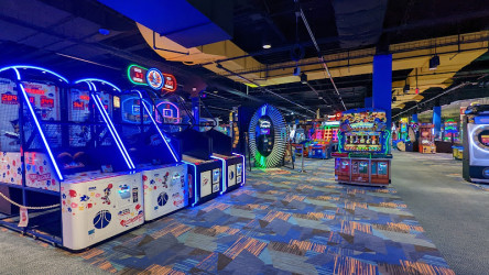 Round1 Bowling & Arcade Quail Springs Mall