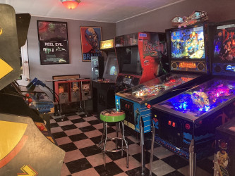 Tom Devlin’s Retro Video Arcade