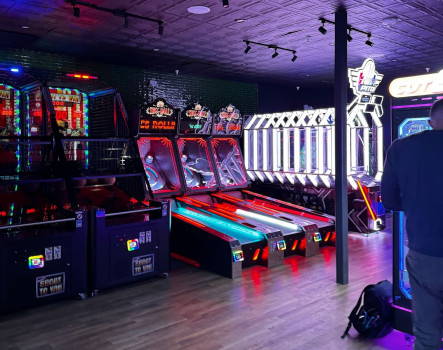 Top Dog Hotdoggery & Arcade