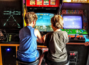 Vector Volcano Classic Arcade