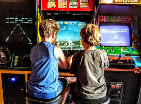 Vector Volcano Classic Arcade