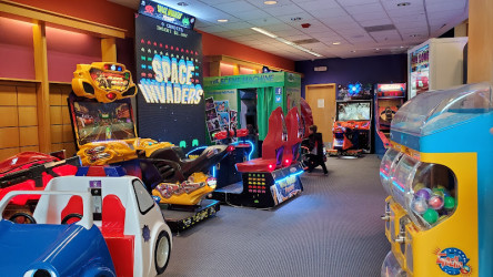 Wow Family Entertainment Center