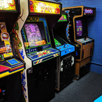 Yetee Station Arcade